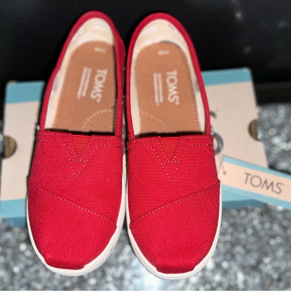 TOMS Youth Red Canvas Alpargata
